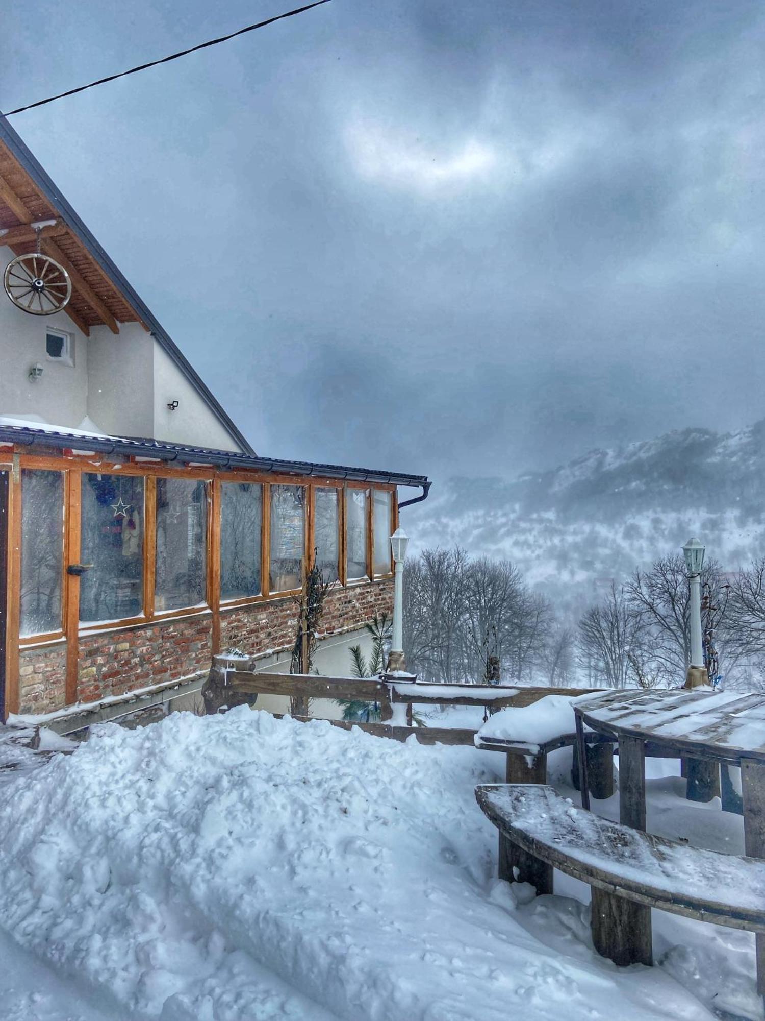 Konak Umoljani Exteriér fotografie