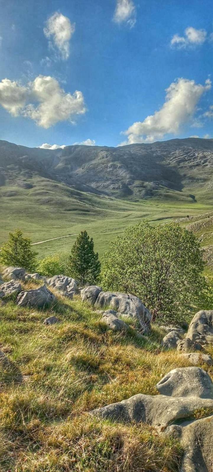 Konak Umoljani Exteriér fotografie